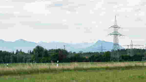 Strommast mittig